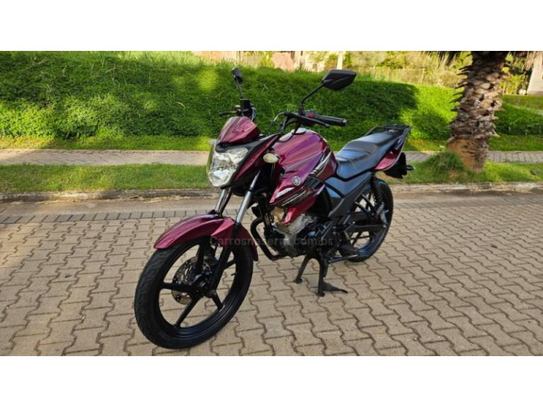YAMAHA - FAZER - 2016/2016 - Vermelha - R$ 12.300,00