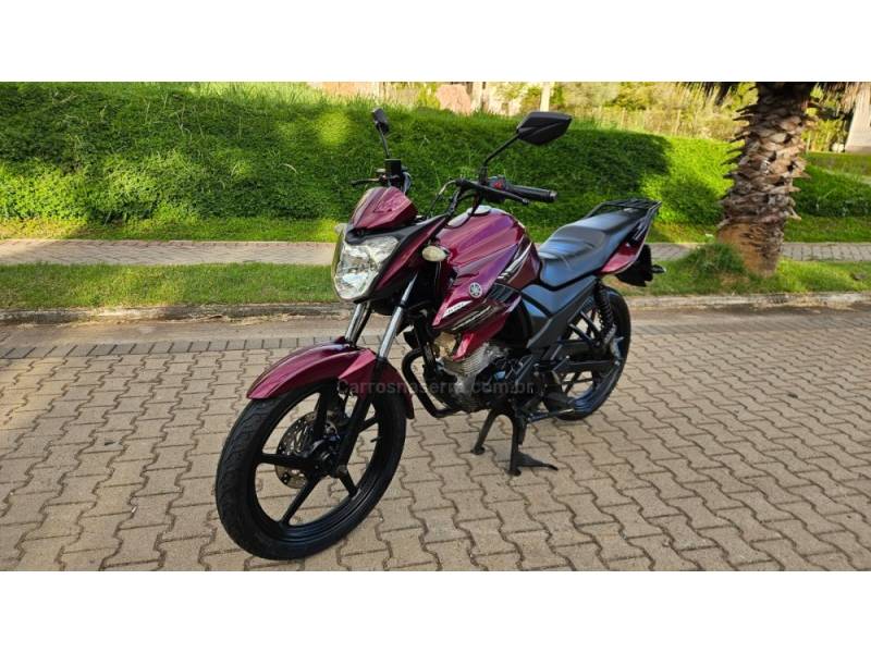 YAMAHA - FAZER - 2016/2016 - Vermelha - R$ 12.300,00