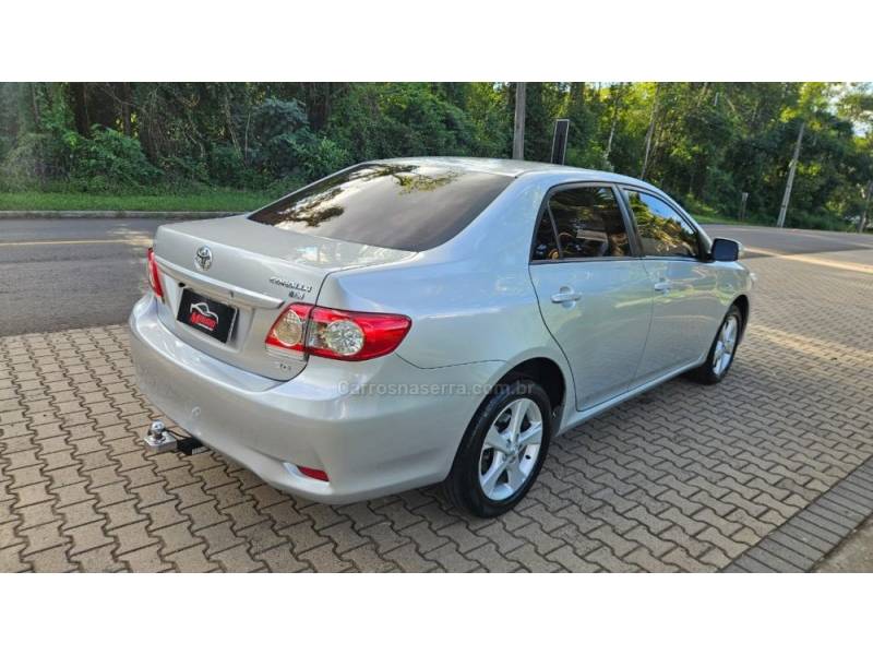 TOYOTA - COROLLA - 2012/2013 - Prata - R$ 70.500,00