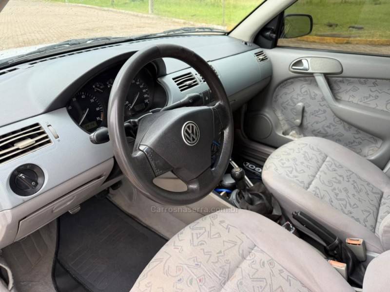 VOLKSWAGEN - GOL - 2001/2001 - Branca - R$ 22.900,00