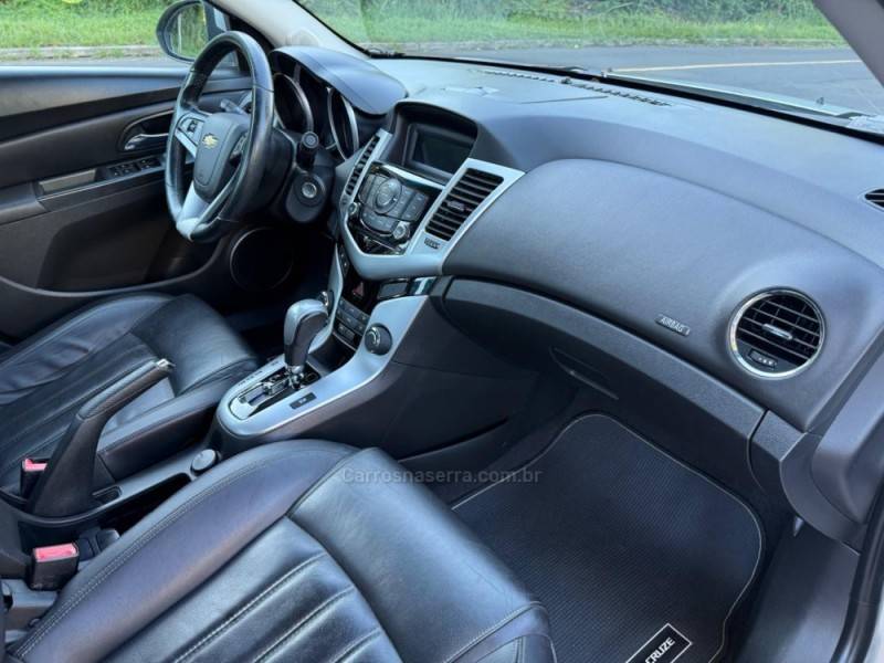 CHEVROLET - CRUZE - 2016/2016 - Prata - R$ 72.900,00
