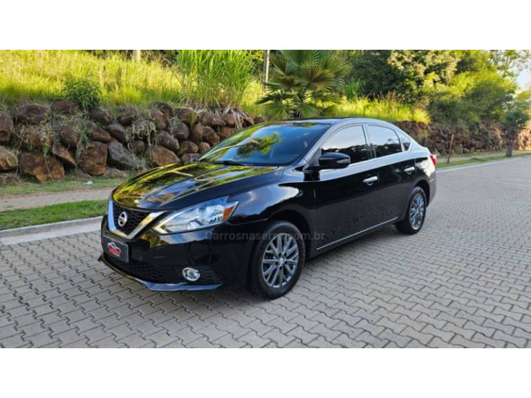 NISSAN - SENTRA - 2017/2018 - Preta - R$ 74.900,00