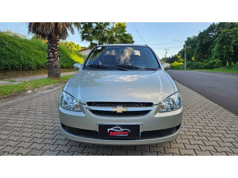 CHEVROLET - CLASSIC - 2010/2011 - Bege - R$ 25.900,00