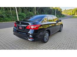 NISSAN - SENTRA - 2017/2018 - Preta - R$ 74.900,00