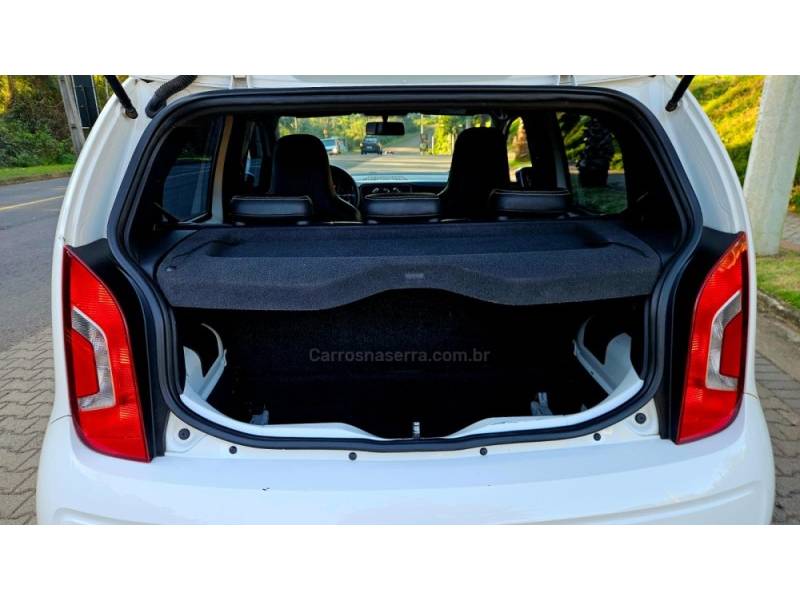 VOLKSWAGEN - UP - 2016/2017 - Branca - R$ 49.000,00