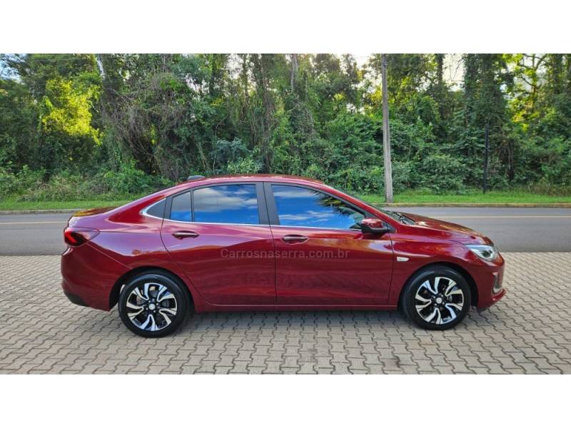 CHEVROLET - ONIX - 2022/2023 - Vermelha - R$ 90.900,00