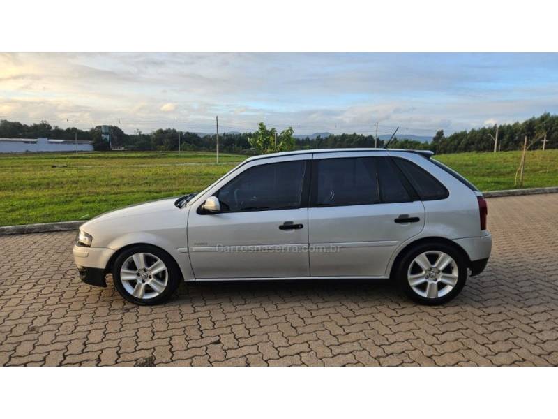 VOLKSWAGEN - GOL - 2007/2008 - Prata - R$ 29.900,00