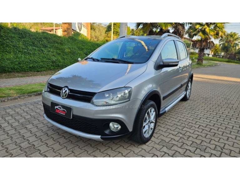 VOLKSWAGEN - CROSSFOX - 2012/2013 - Prata - R$ 44.900,00