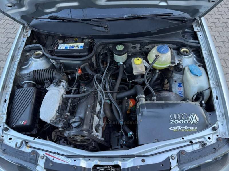 VOLKSWAGEN - SAVEIRO - 2000/2001 - Prata - R$ 35.000,00