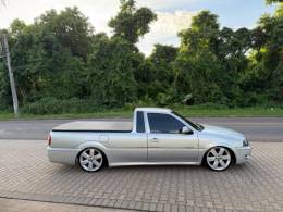 VOLKSWAGEN - SAVEIRO - 2000/2001 - Prata - R$ 33.900,00