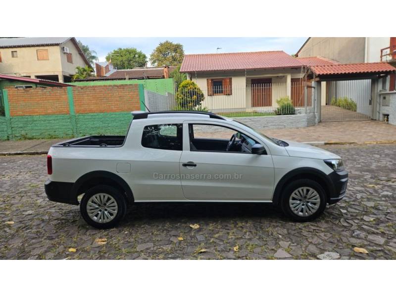 VOLKSWAGEN - SAVEIRO - 2023/2023 - Branca - R$ 77.900,00