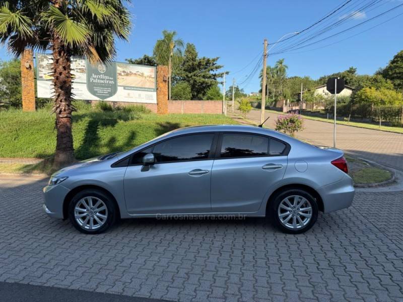 HONDA - CIVIC - 2014/2014 - Prata - R$ 73.900,00