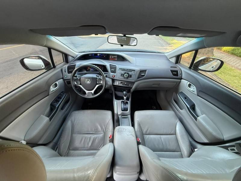 HONDA - CIVIC - 2014/2014 - Prata - R$ 73.900,00