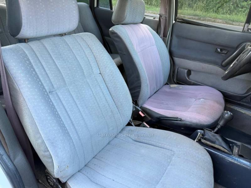 VOLKSWAGEN - SANTANA - 1995/1995 - Branca - R$ 7.500,00