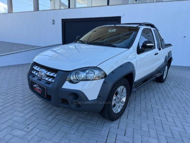 FIAT - STRADA - 2011/2012 - Branca - R$ 51.900,00