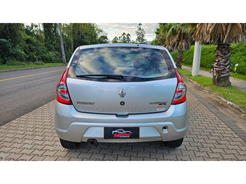 RENAULT - SANDERO - 2008/2009 - Prata - R$ 27.500,00