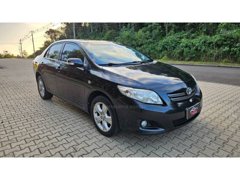 TOYOTA - COROLLA - 2010/2011 - Preta - R$ 50.000,00