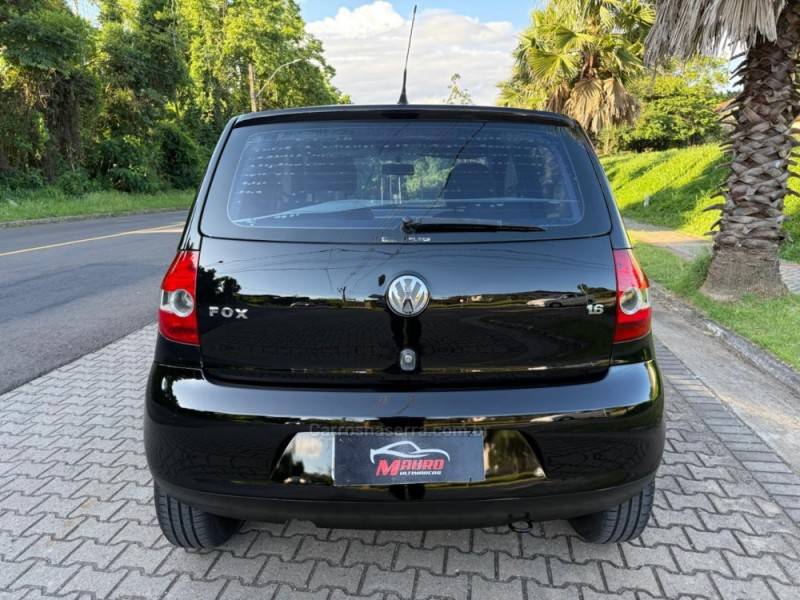 VOLKSWAGEN - FOX - 2007/2008 - Preta - R$ 31.900,00
