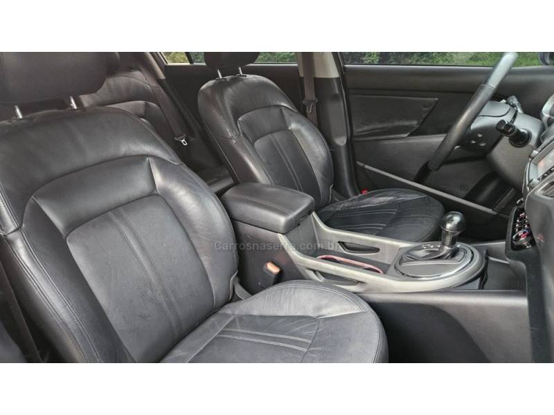 KIA MOTORS - SPORTAGE - 2015/2015 - Prata - R$ 86.900,00