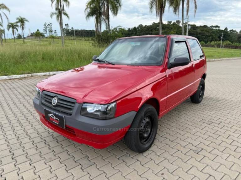 FIAT - UNO - 2010/2011 - Vermelha - R$ 22.900,00