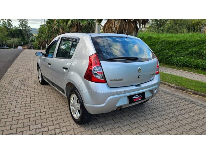 RENAULT - SANDERO - 2008/2009 - Prata - R$ 27.500,00