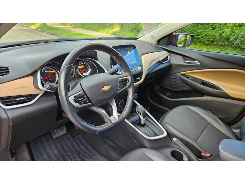 CHEVROLET - ONIX - 2022/2023 - Vermelha - R$ 90.900,00