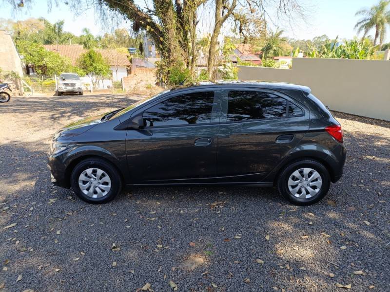 CHEVROLET - ONIX - 2019/2019 - Verde - R$ 54.900,00
