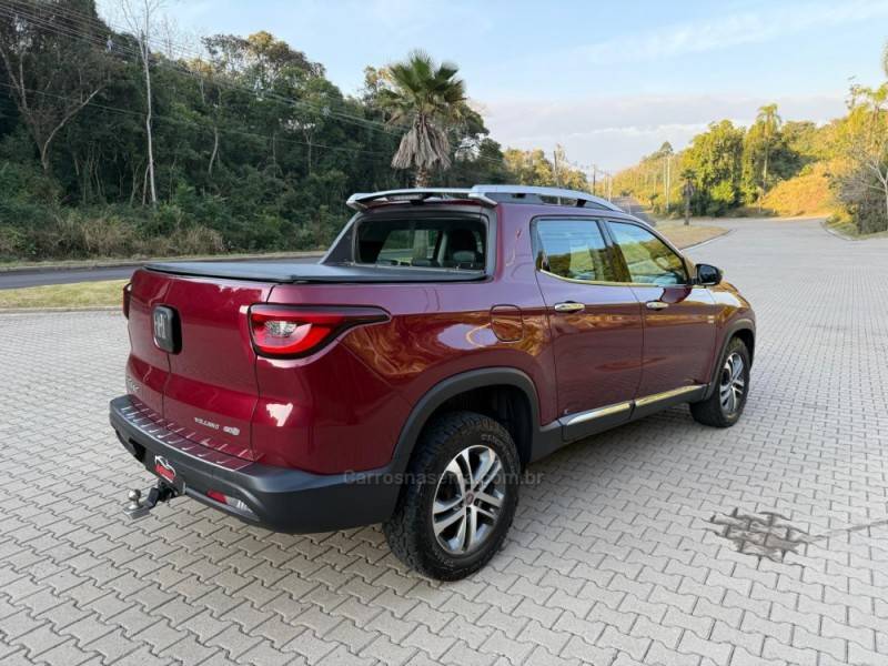 FIAT - TORO - 2016/2017 - Vermelha - R$ 97.900,00
