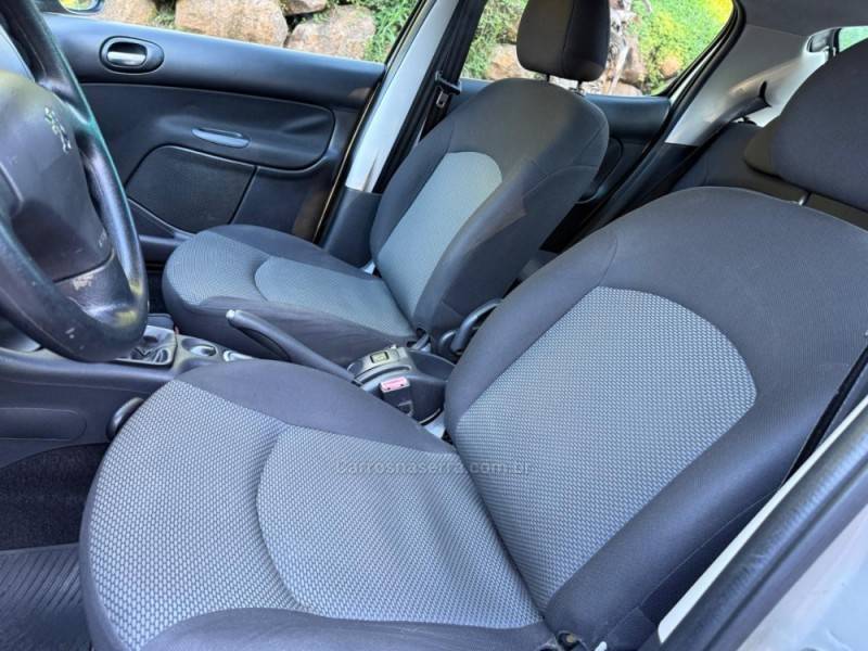 PEUGEOT - 207 - 2011/2012 - Prata - R$ 21.900,00