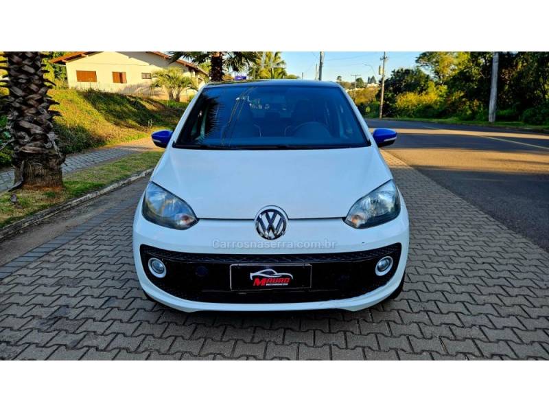 VOLKSWAGEN - UP - 2016/2017 - Branca - R$ 49.000,00