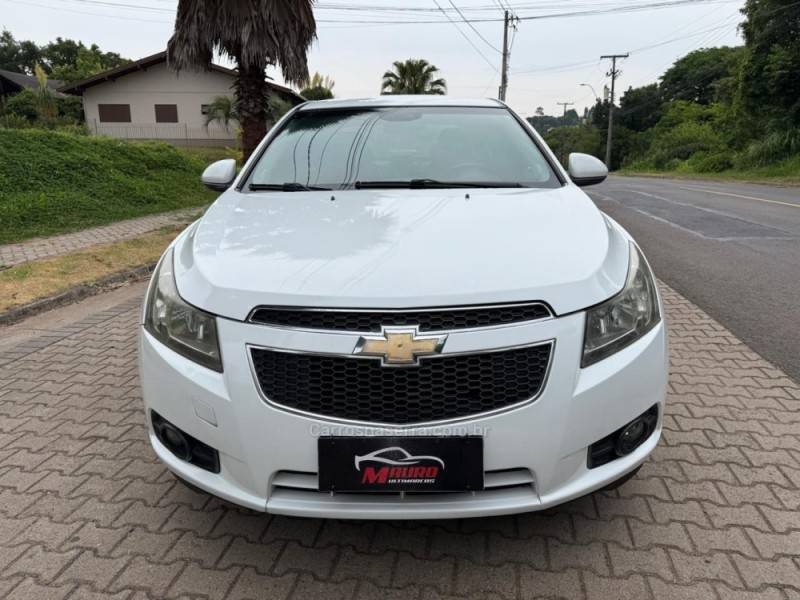 CHEVROLET - CRUZE - 2013/2014 - Branca - R$ 59.500,00