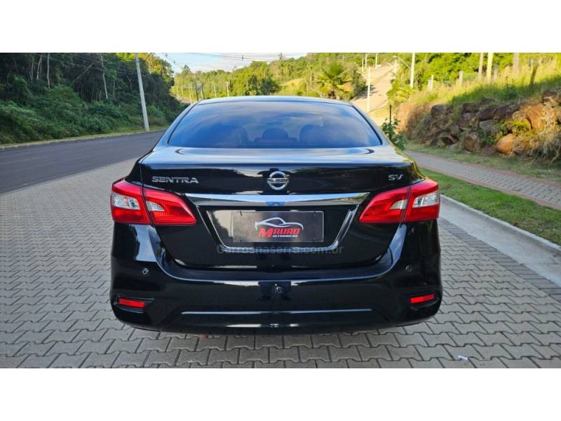 NISSAN - SENTRA - 2017/2018 - Preta - R$ 74.900,00