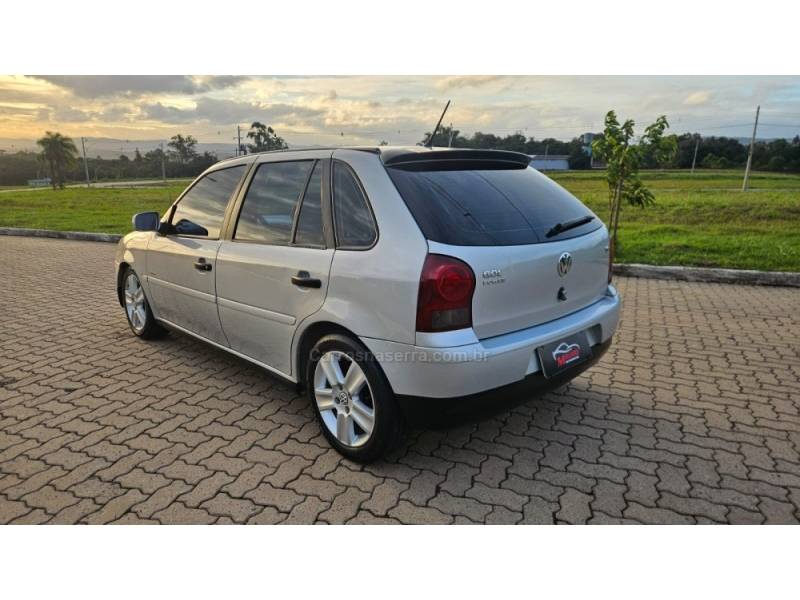 VOLKSWAGEN - GOL - 2007/2008 - Prata - R$ 29.900,00