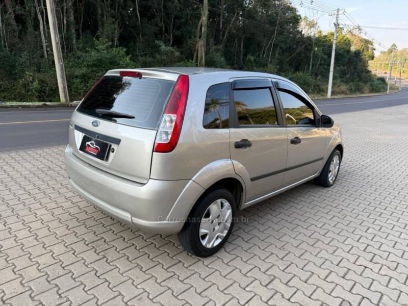 FORD - FIESTA - 2007/2008 - Prata - R$ 24.900,00