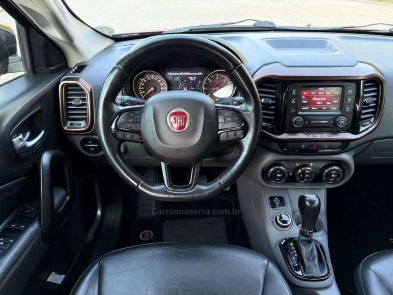 FIAT - TORO - 2016/2017 - Vermelha - R$ 97.900,00