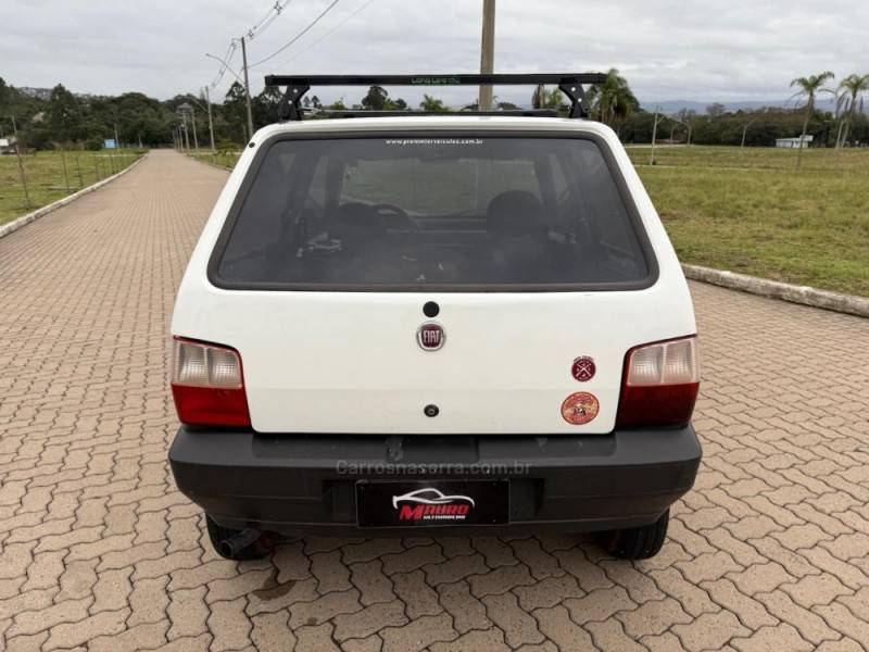 FIAT - UNO - 2008/2009 - Branca - R$ 16.900,00