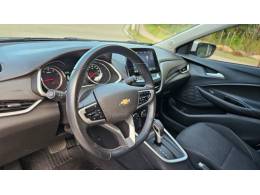 CHEVROLET - ONIX - 2023/2024 - Branca - R$ 95.900,00