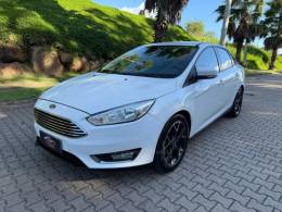 FORD - FOCUS - 2018/2019 - Branca - R$ 66.900,00