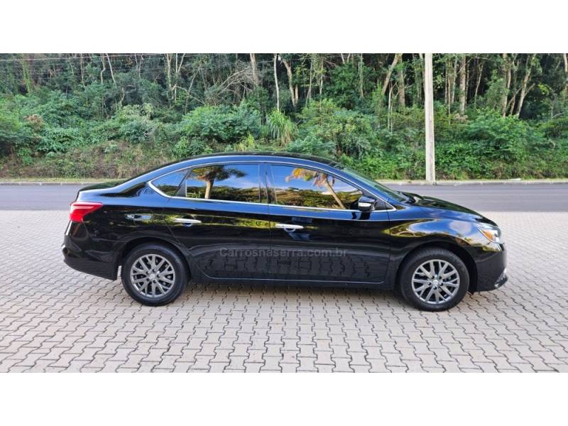 NISSAN - SENTRA - 2017/2018 - Preta - R$ 74.900,00
