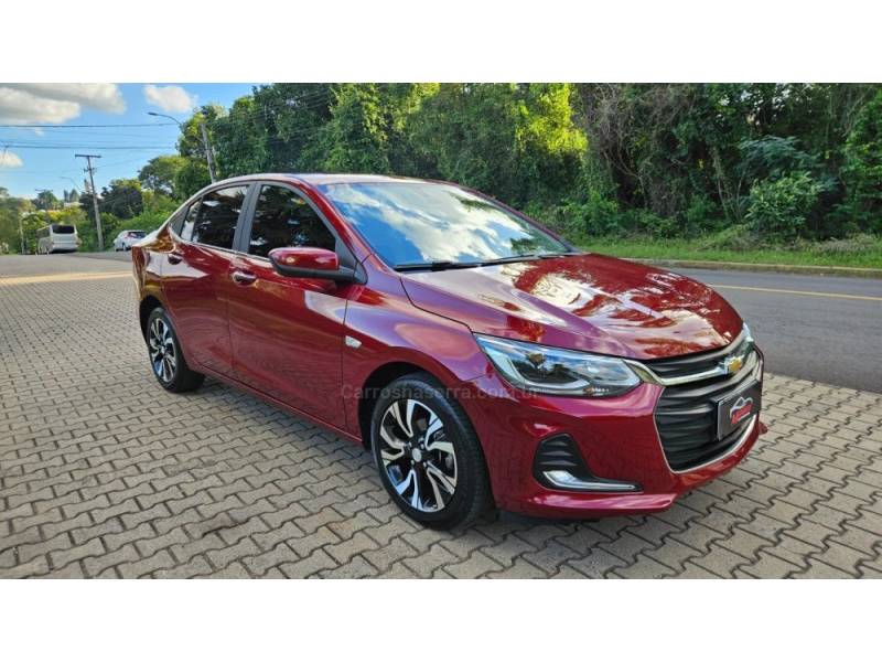 CHEVROLET - ONIX - 2022/2023 - Vermelha - R$ 90.900,00