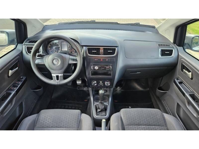 VOLKSWAGEN - CROSSFOX - 2012/2013 - Prata - R$ 44.900,00