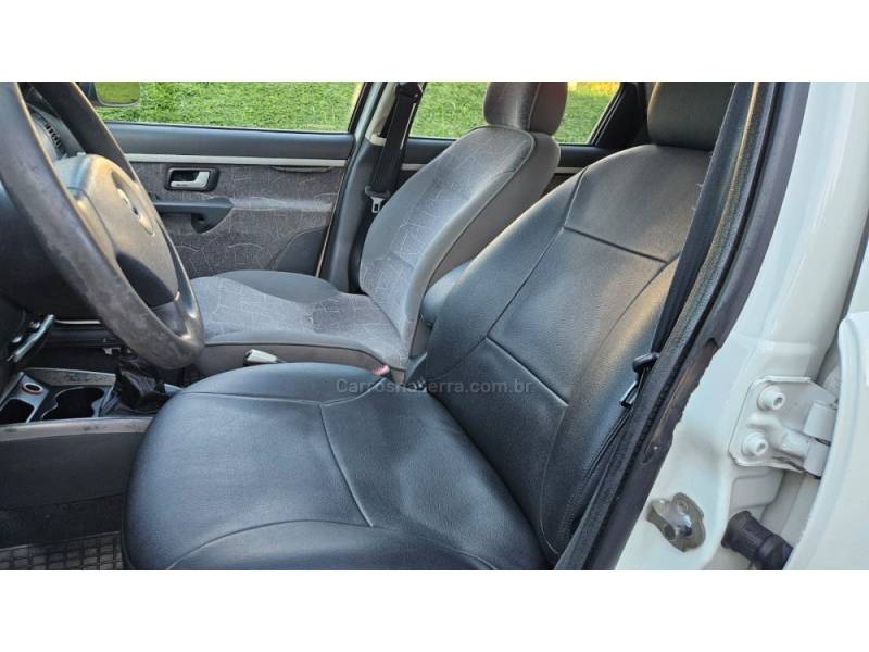 FIAT - PALIO - 2006/2007 - Branca - Sob Consulta