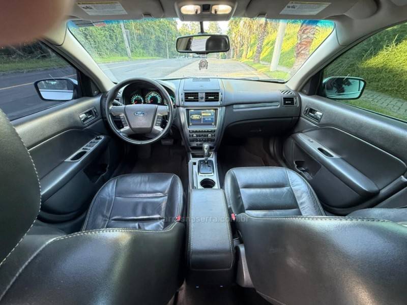FORD - FUSION - 2010/2010 - Prata - R$ 43.900,00