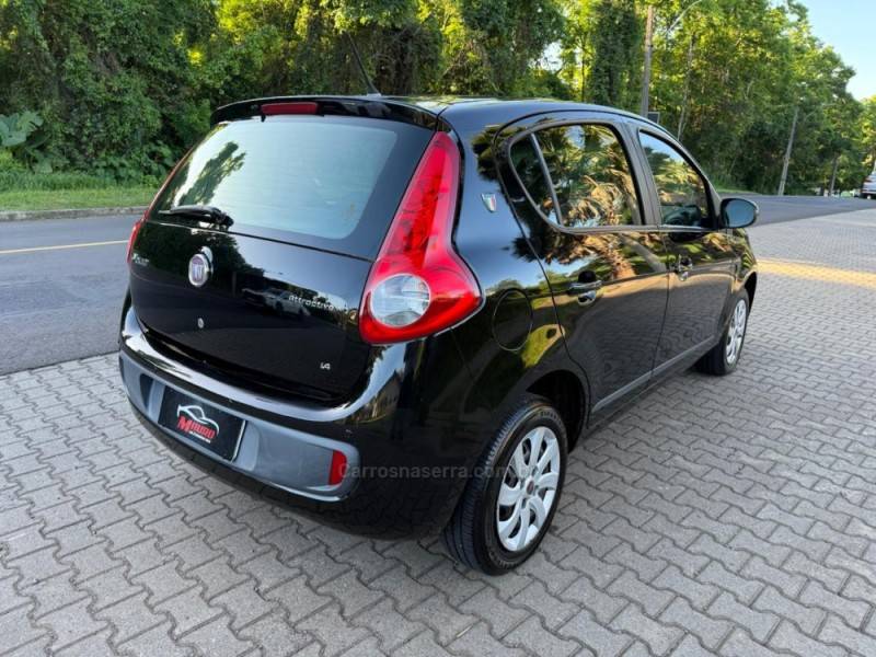 FIAT - PALIO - 2012/2013 - Preta - R$ 38.900,00