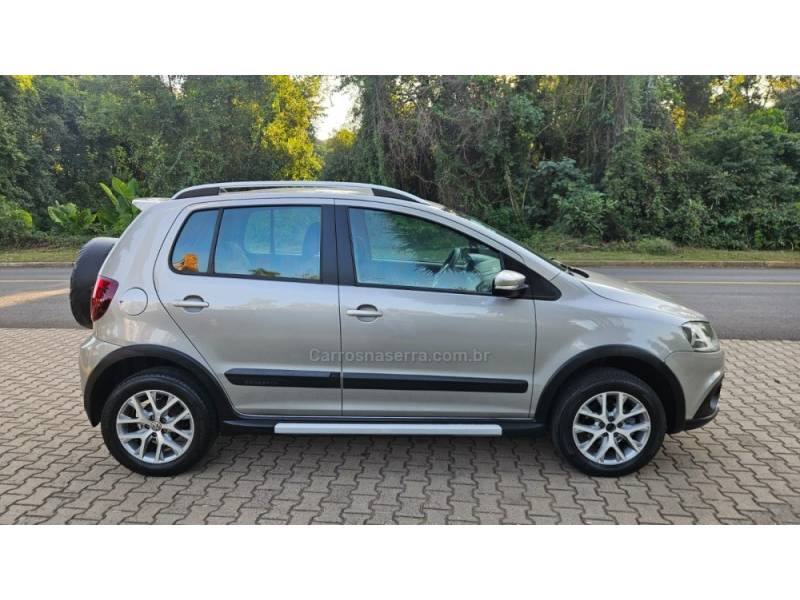 VOLKSWAGEN - CROSSFOX - 2012/2013 - Prata - R$ 44.900,00