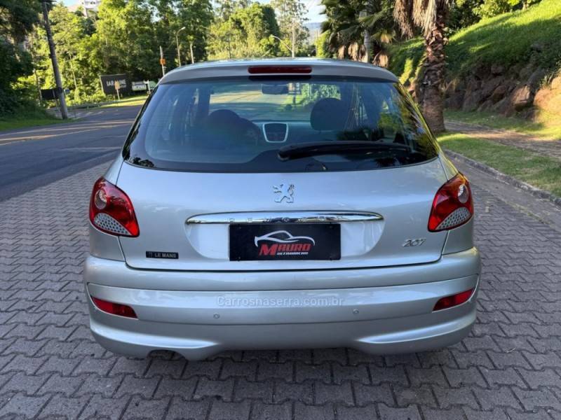 PEUGEOT - 207 - 2011/2012 - Prata - R$ 21.900,00