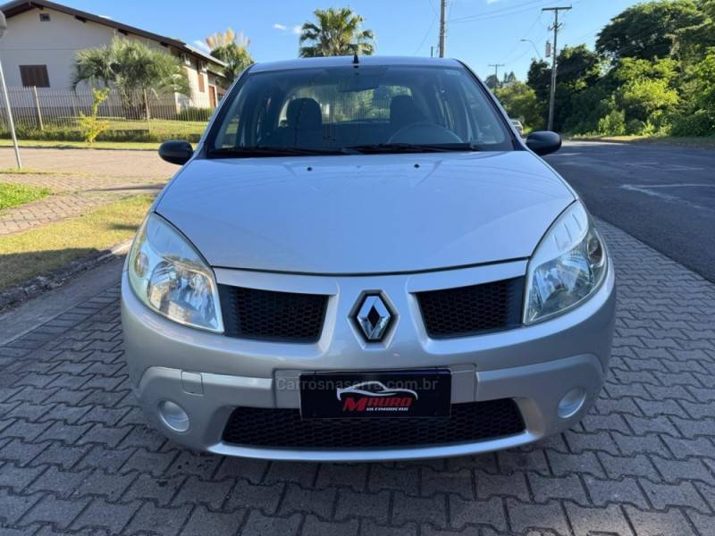 RENAULT - SANDERO - 2009/2010 - Prata - R$ 30.900,00