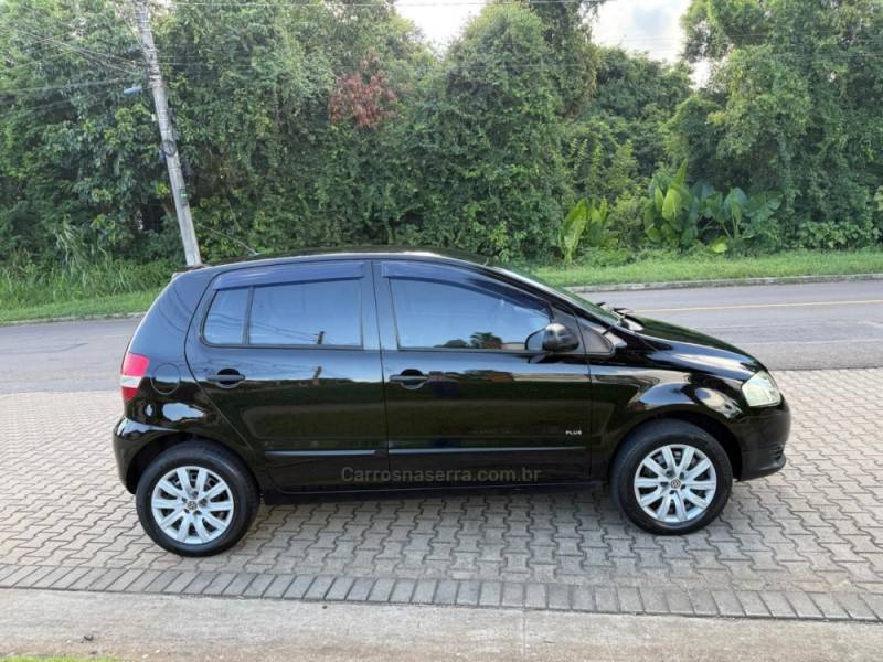 VOLKSWAGEN - FOX - 2007/2008 - Preta - R$ 30.900,00