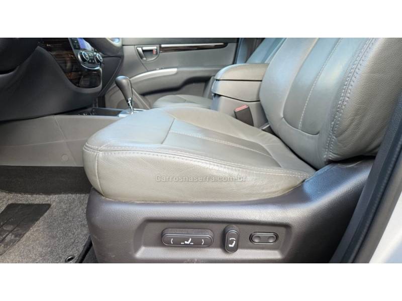 HYUNDAI - SANTA FÉ - 2011/2012 - Prata - R$ 59.900,00