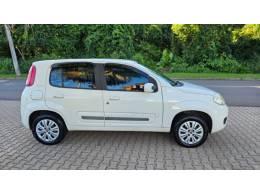 FIAT - UNO - 2010/2011 - Branca - R$ 24.900,00